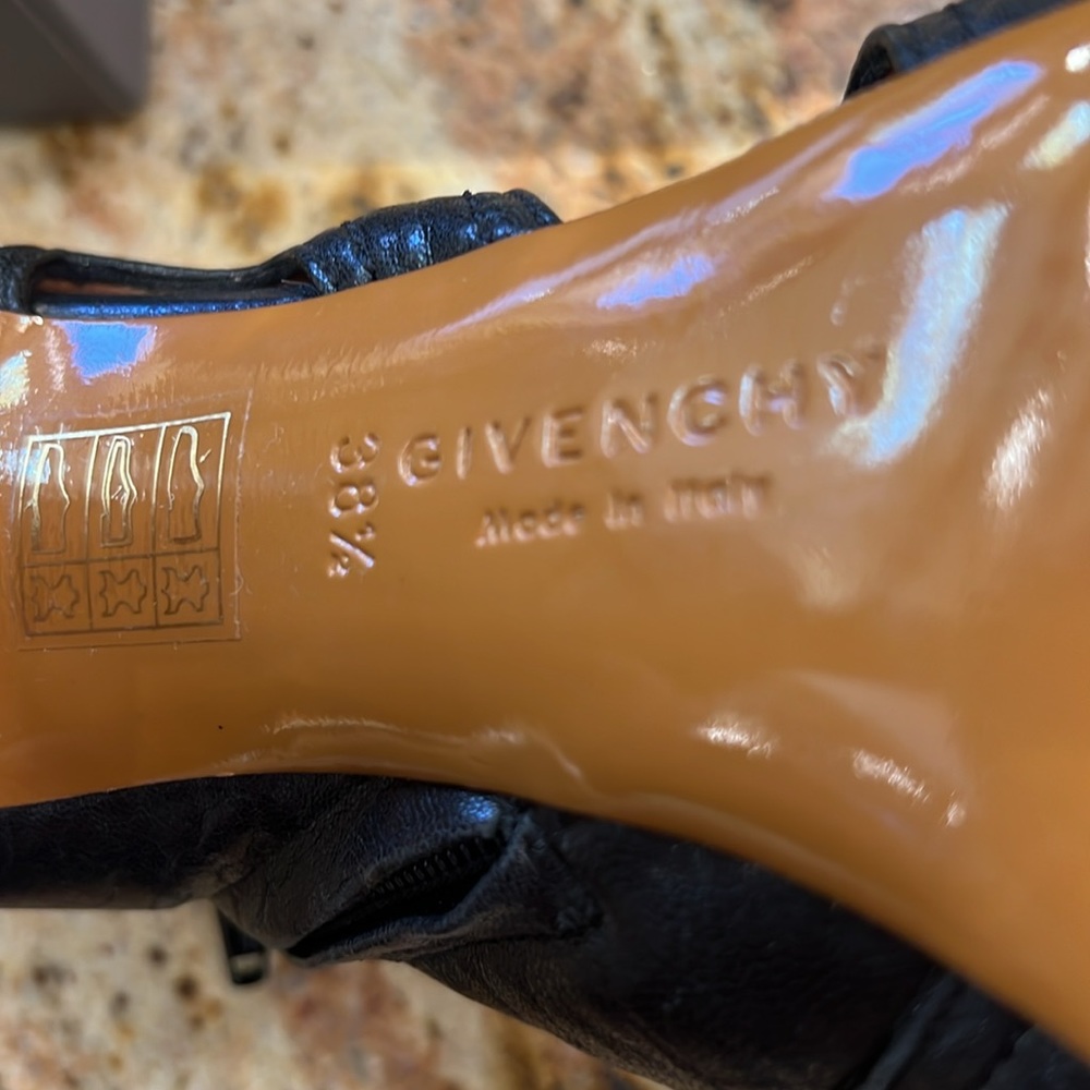 Givenchy Beautiful Barely Worn Open Toe Heels! - image 3